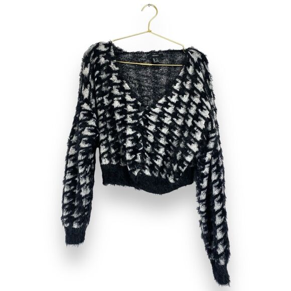 Fashion Nova GORGEOUS SOFT TOUCH Size: S  Button Crop Stretch Sweater‎ 506 - Picture 1 of 7